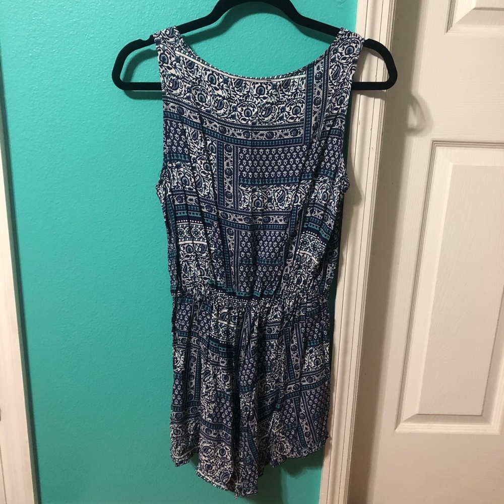 Patterned Romper - Picture 2 of 3